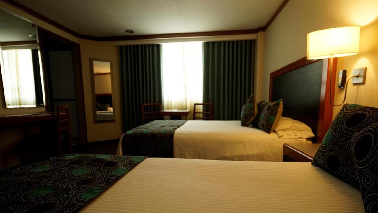 Hotel Abastos Plaza Meksika Dış mekan fotoğraf