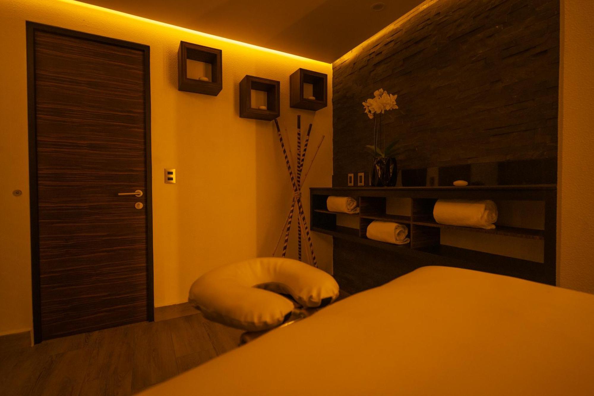 Hotel Abastos Plaza Meksika Dış mekan fotoğraf