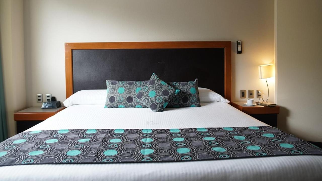 Hotel Abastos Plaza Meksika Dış mekan fotoğraf