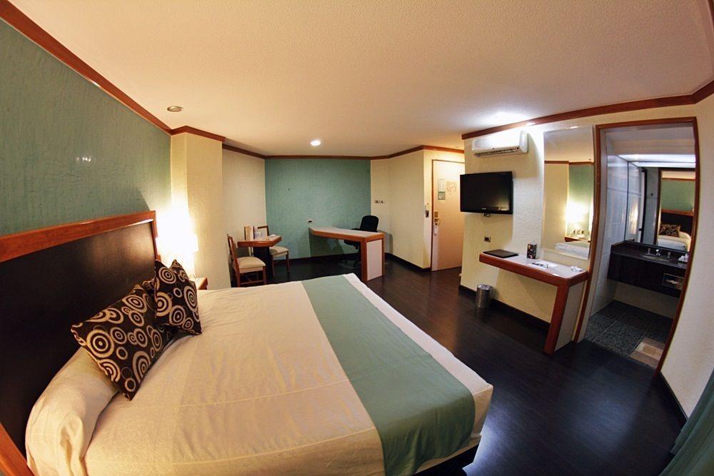 Hotel Abastos Plaza Meksika Dış mekan fotoğraf