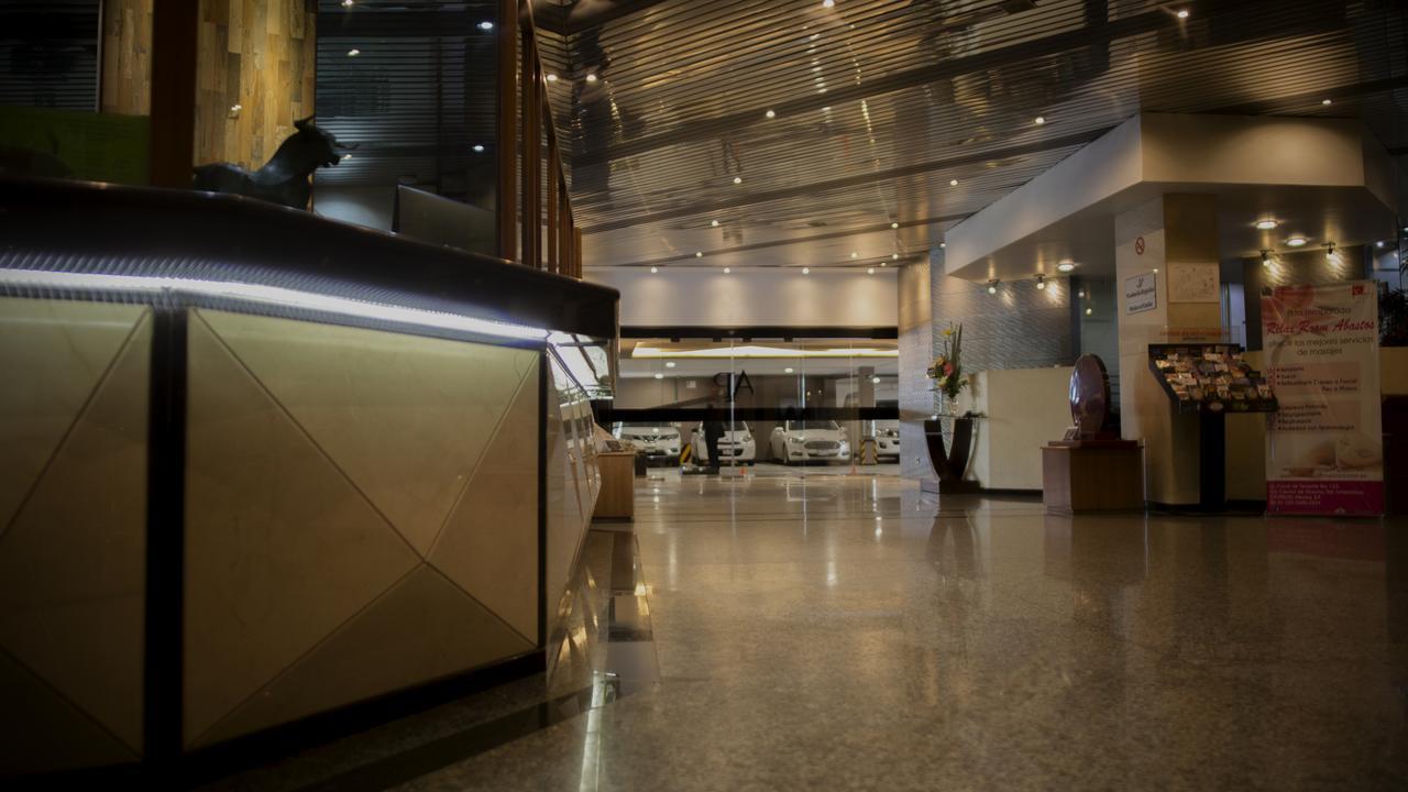 Hotel Abastos Plaza Meksika Dış mekan fotoğraf