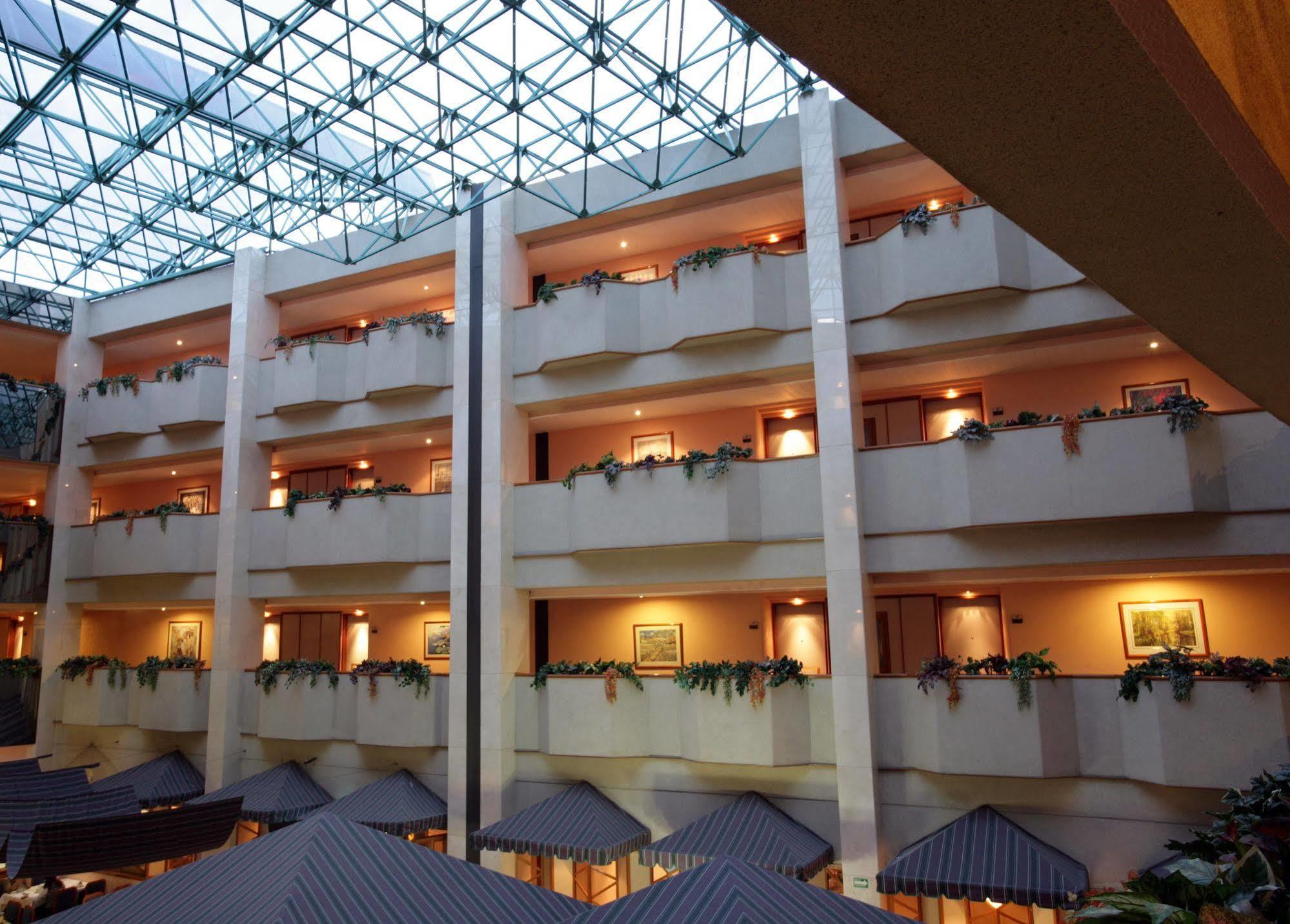 Hotel Abastos Plaza Meksika Dış mekan fotoğraf