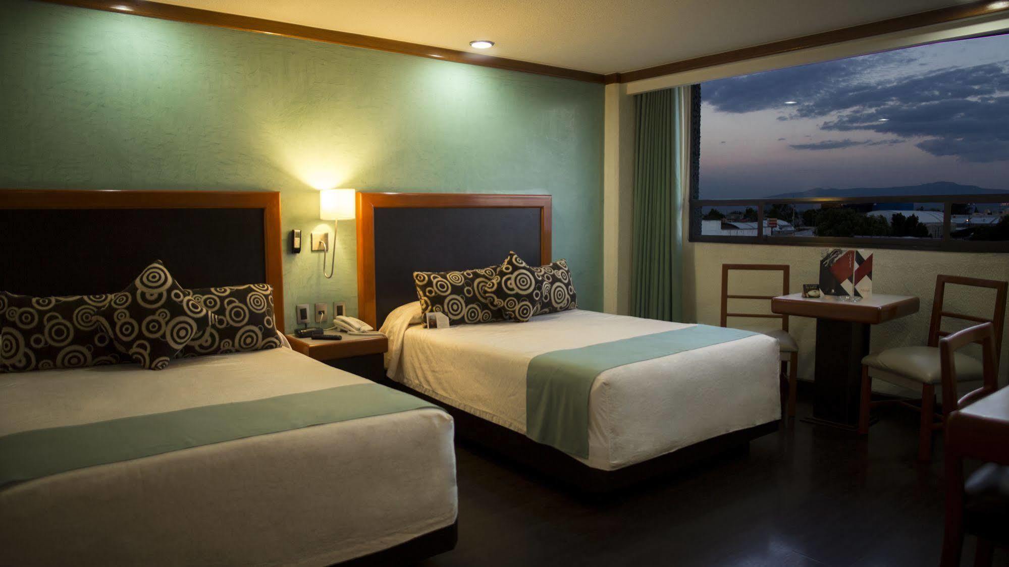Hotel Abastos Plaza Meksika Dış mekan fotoğraf